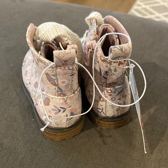 Girls' Giovanna Floral Lace-Up Zipper Combat Boots - Cat & Jack - Picture 5 of 5